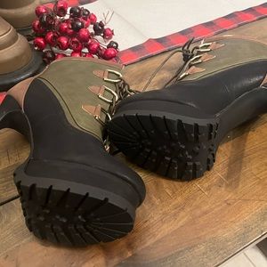 ShoeDazzle Janelle - Size 7.5 Never Worn- $30